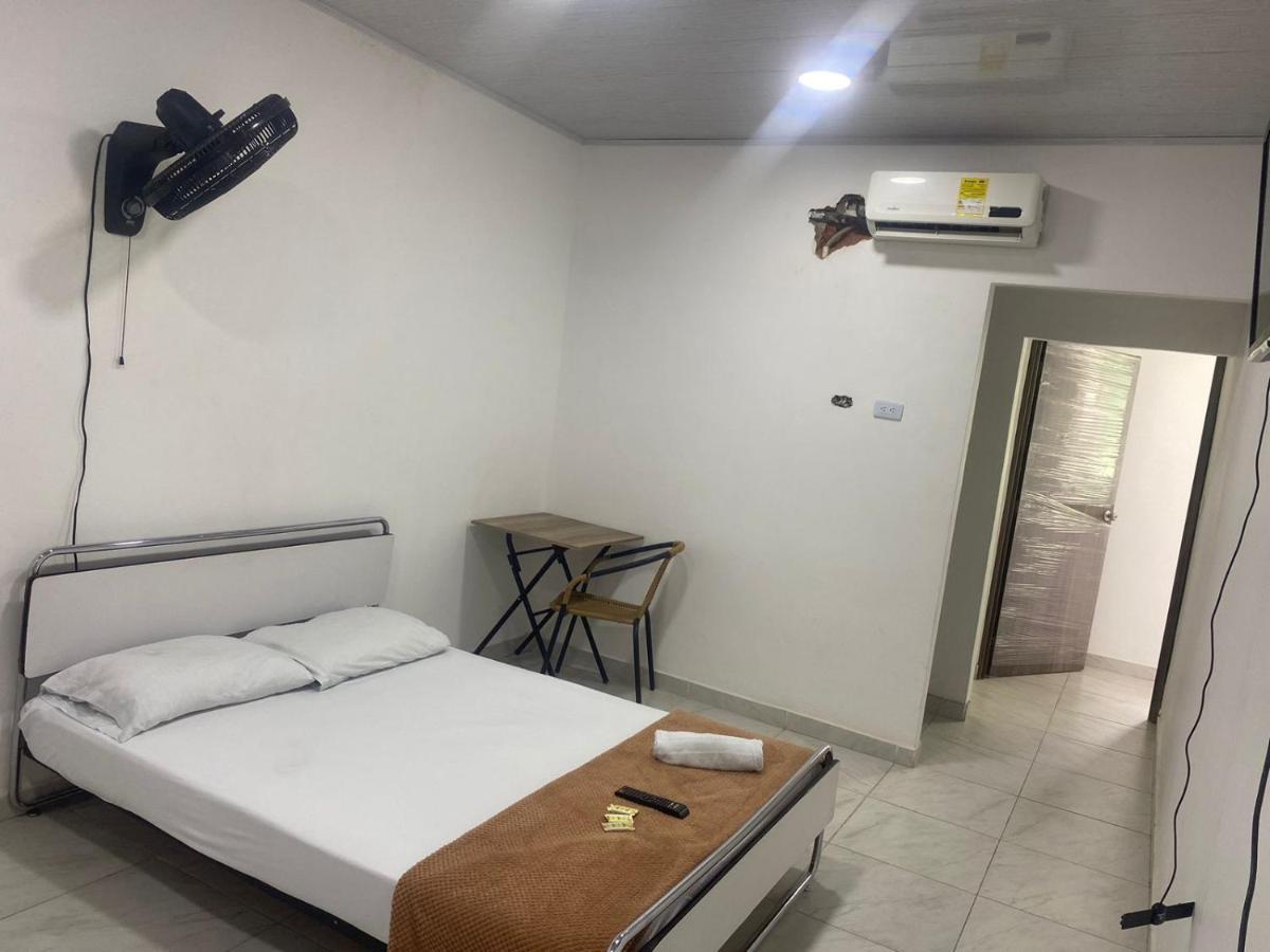 Petronio'S Hostel Cali Buitenkant foto