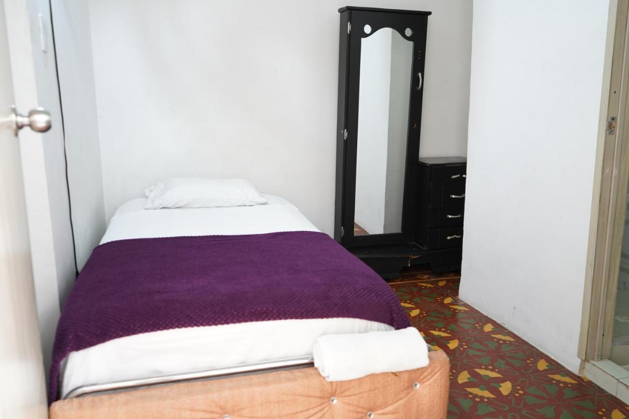 Petronio'S Hostel Cali Buitenkant foto